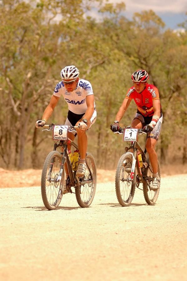 Urs Huber and Bart Brentjens ride to the finish