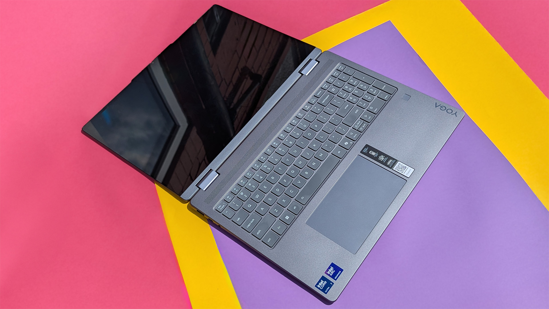 Lenovo Yoga 7i 16 (Gen 10) laptop