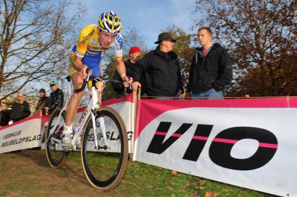 Micki Van Empel (Telenet Fidea)