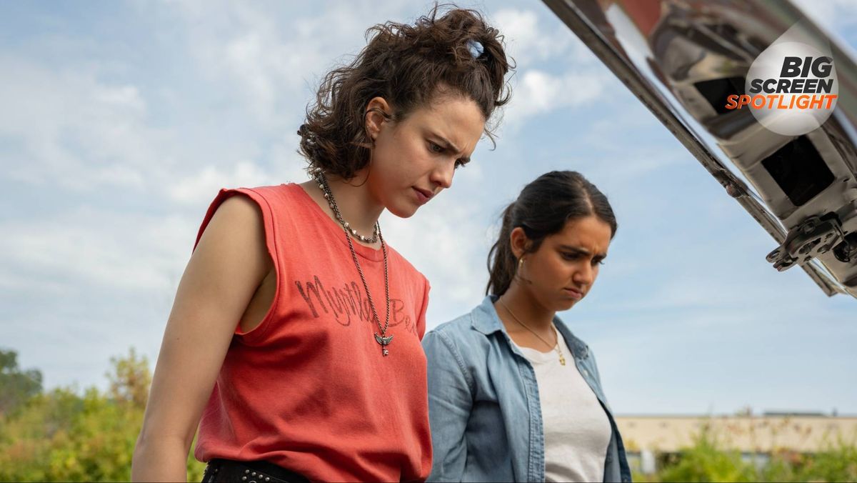 Margaret Qualley and Geraldine Viswanathan in Drive-Away Dolls 