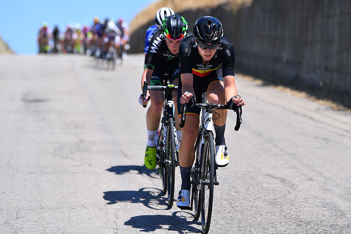 Jolien D'hoore (Wiggle-High5) on the attack