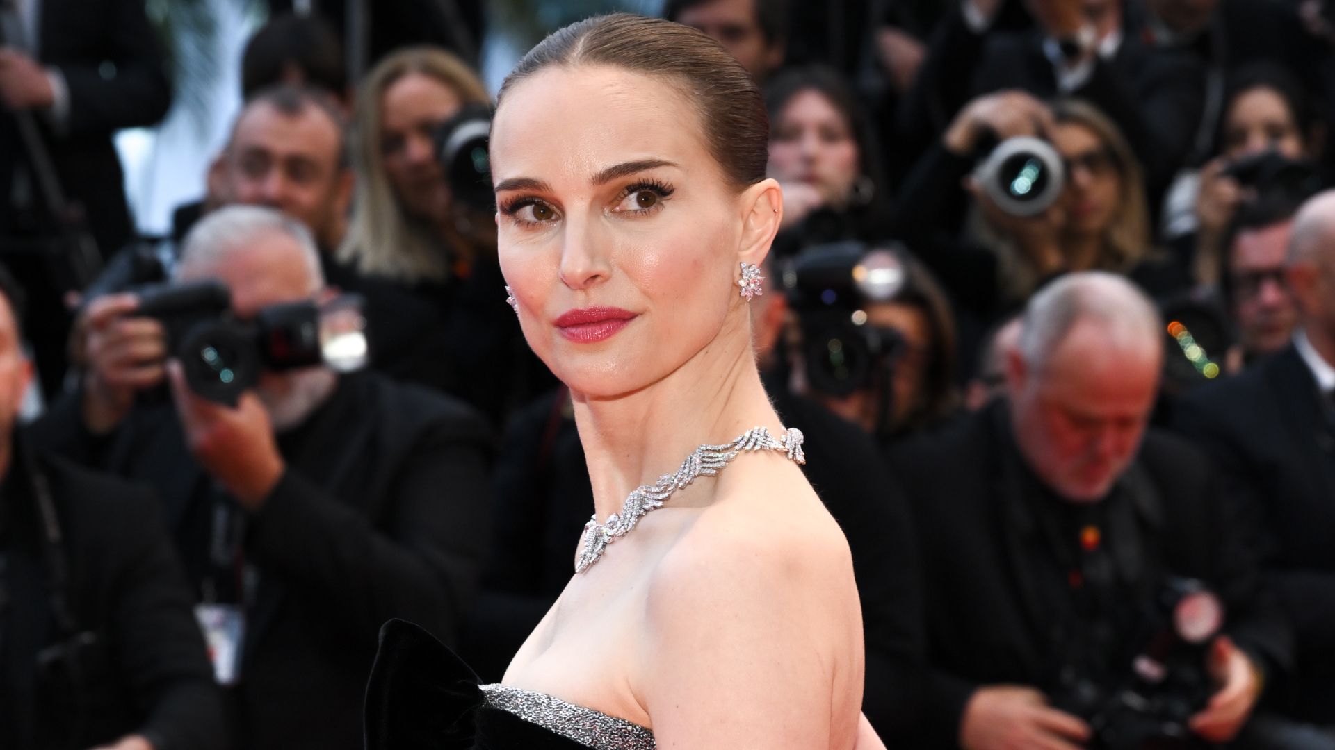 Natalie Portman References Her Dior Gown on the Cannes Red Carpet | Marie  Claire