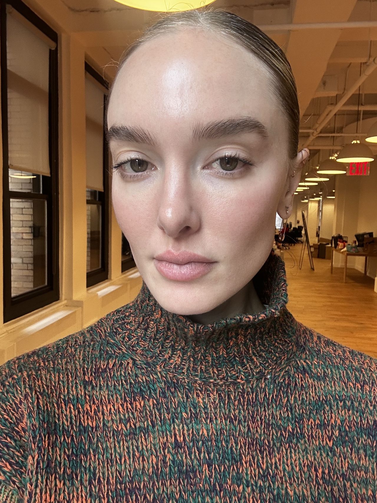 Hannah Baxter before using Clinique Chubby Sticks.