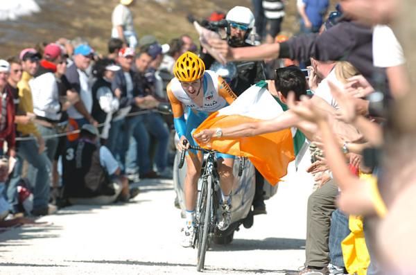 The Irish flag is flying for Dan Martin (Garmin - Transitions) on the Plan de Corones.