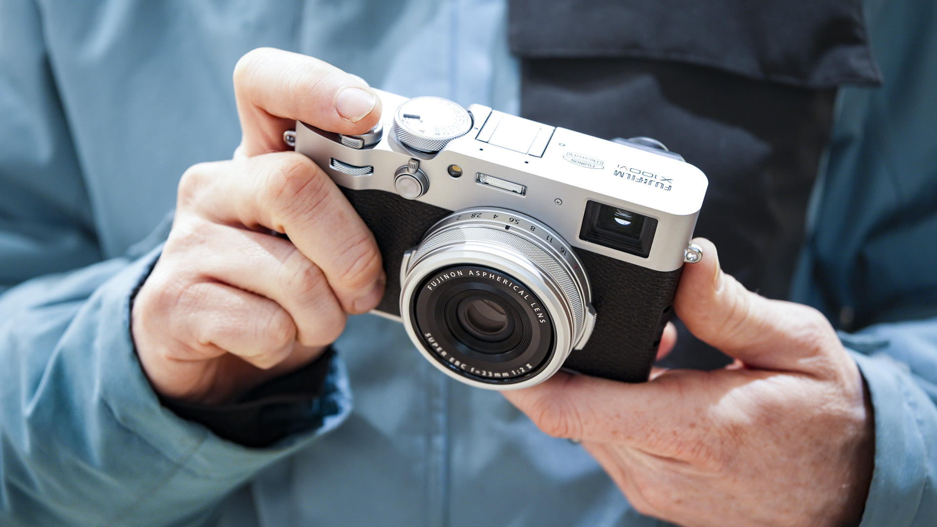Top plate of theFujifilm X100VI in the hand