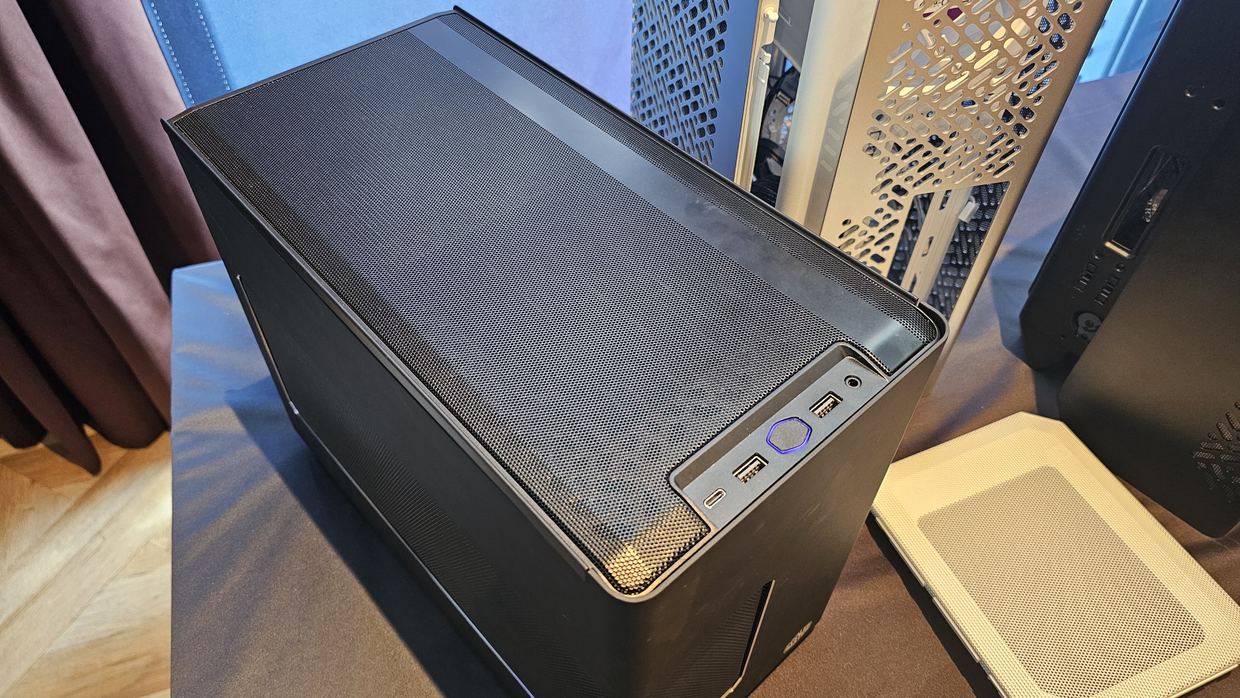 Cooler Master MasterFrame PC Cases