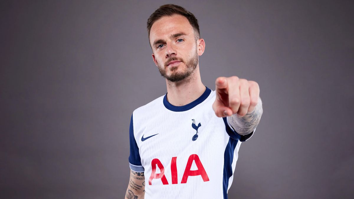 Nike Tottenham 2024/25 home kit
