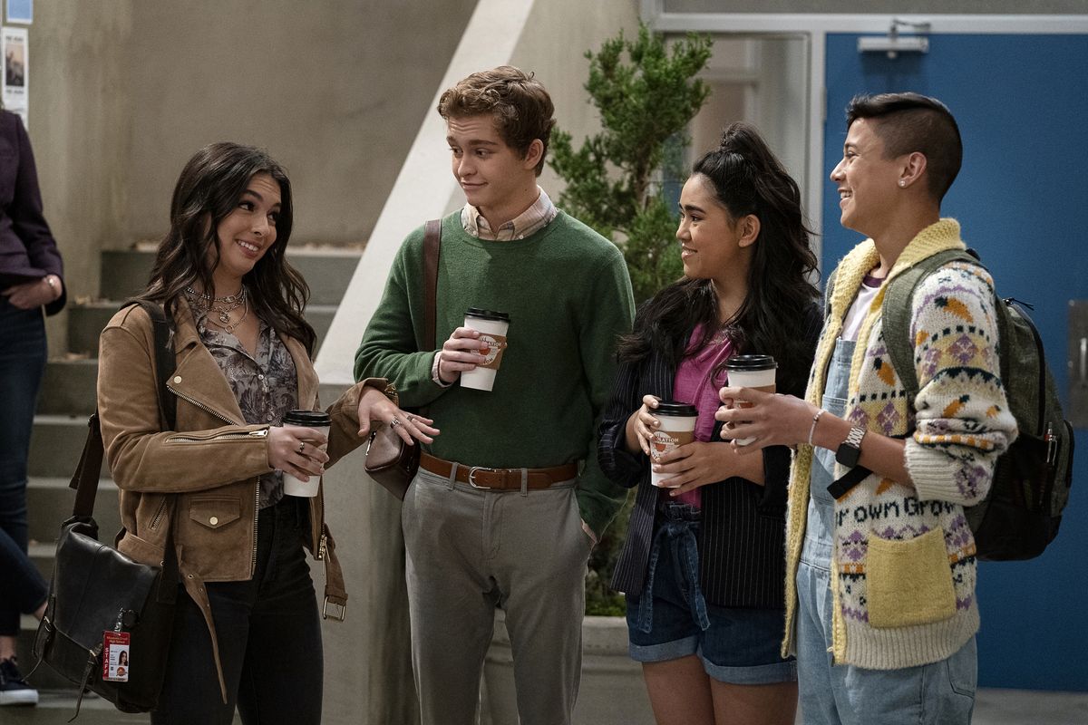  Isabella Gomez, Gavin Lewis, Jolie Hoang Rappaport, Adrian Matthew Escalona on HBO Max&#039;s &#039;Head of the Class&#039;