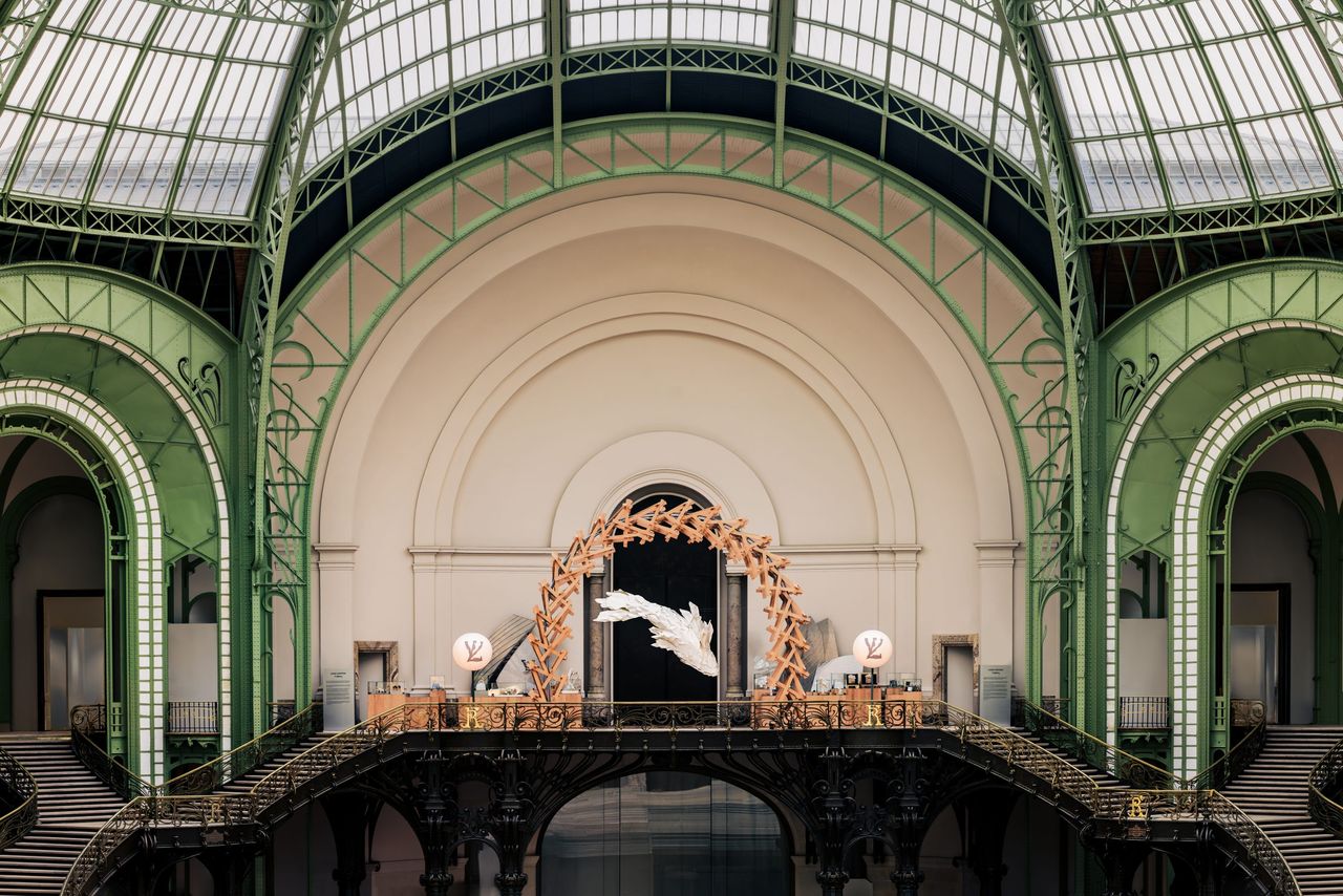 Louis Vuitton x Frank Gehry Limited-Edition Handbag Collection's coinciding exhibition boasts gigantic fish-shaped sculptures and similarly inspired bags in a stunning presentation.
