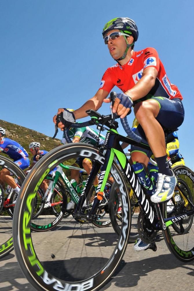 Jonathan Castroviejo (Movistar) in the leader's jersey