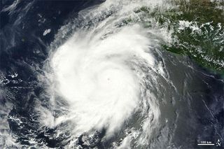 hurricane-hilary-110926-02