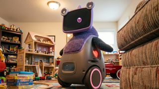 The OlloBot OlloNi SS1 in a living room