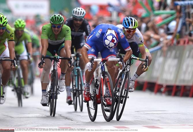Bouhanni goes for the stage 8 victory
