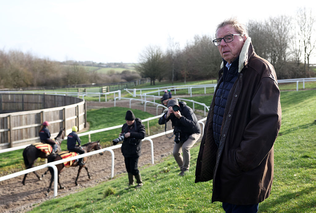 Race horse owner Harry Redknapp watches Cheltenham Festival hopeful The Jukebox Man warm up at the Ben Pauling Stables on the Naunton Downs Estate, near Cheltenham, western England, on February 23, 2026. (Photo by Darren Staples / AFP)