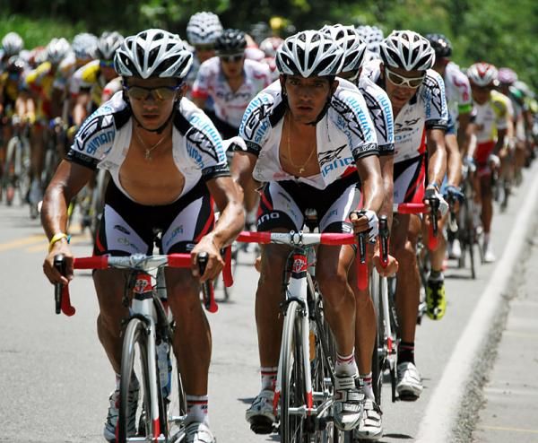 GW Shimano riders set tempo in the peloton.