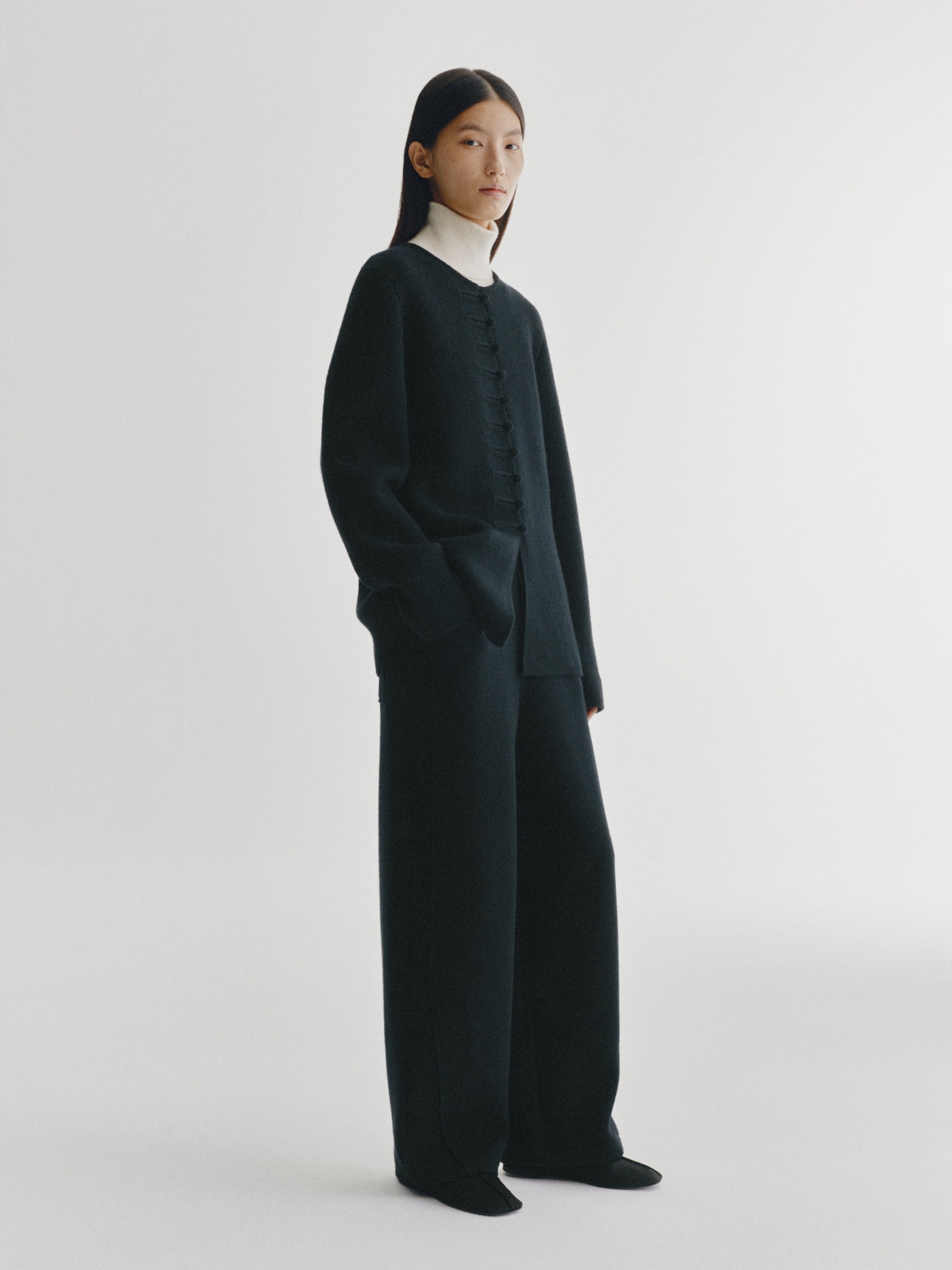 Han Fu Cardigan Jacket Black | Cashmere | Lisa Yang