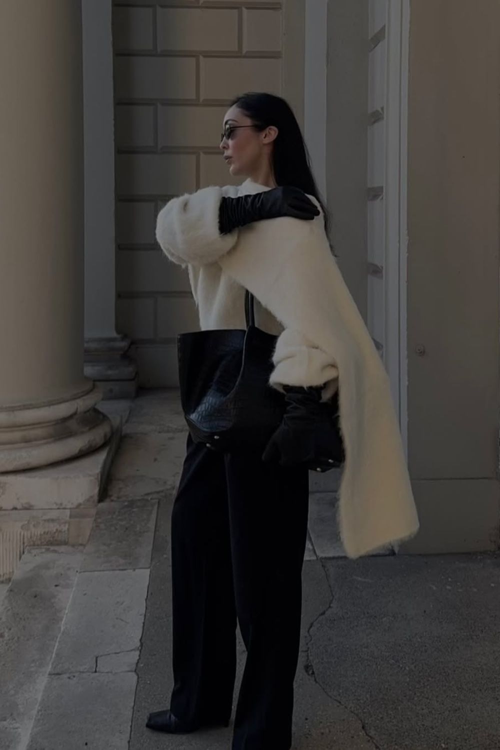 @aideen_cd wearing a scarf knit jumper