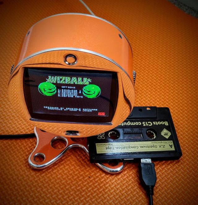 Raspberry Pi Zero Emulates '80s ZX Spectrum PC From Inside a