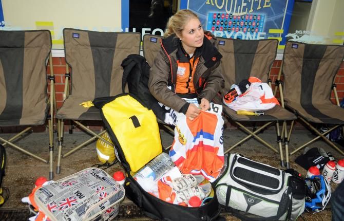 Janine van de Meer (Netherlands) gets ready for the race