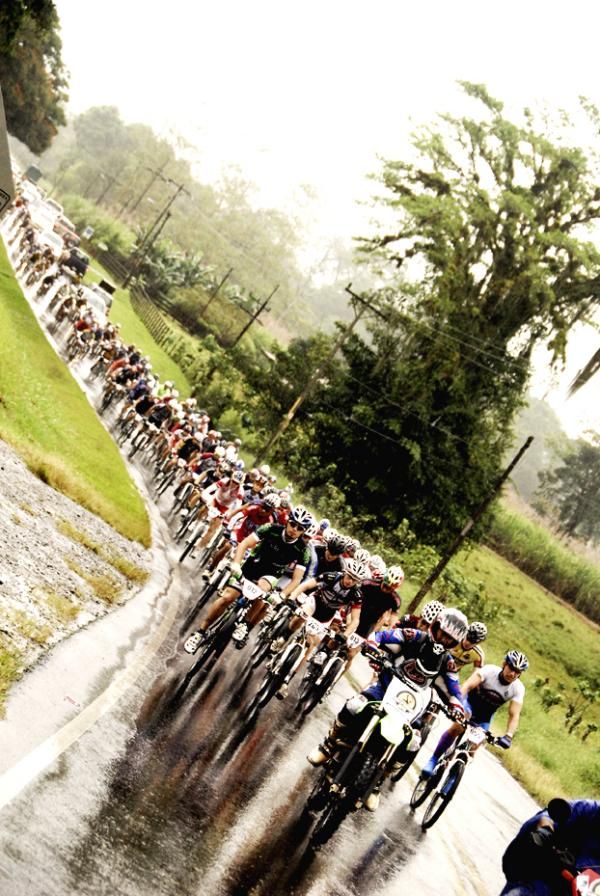 Racers roll out in the rain
