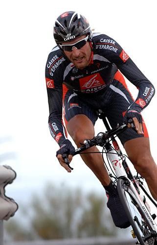 Vladimir Karpets (Caisse d'Epargne) flying to eighth on the stage.