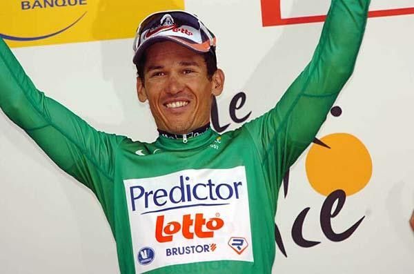 Robbie McEwen (Predictor-Lotto) wearing 'his' colour.