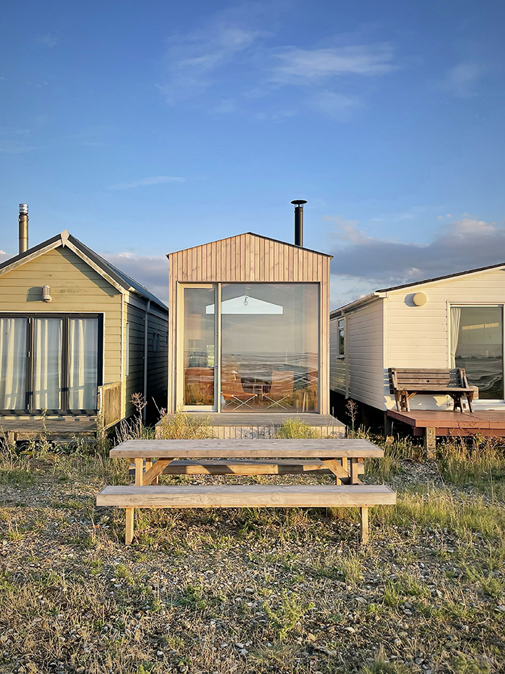 Kent Coast cabin, a timber structure jewel by studio mama