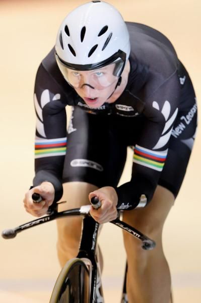 Alison Shanks (NZL) was just too strong to take the gold