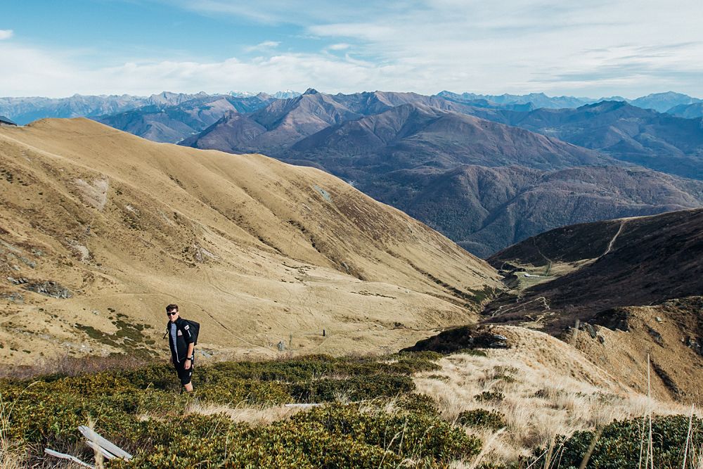 The team hikes on Monte Tamaro