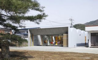 Outside In House was designed by Hosaka for a family