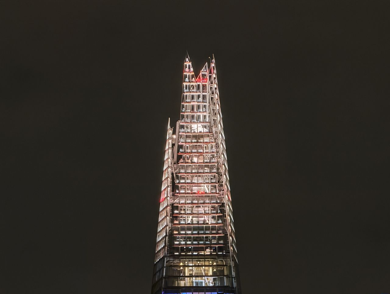 Honor Magic 8 Pro camera sample Shard night 15x zoom