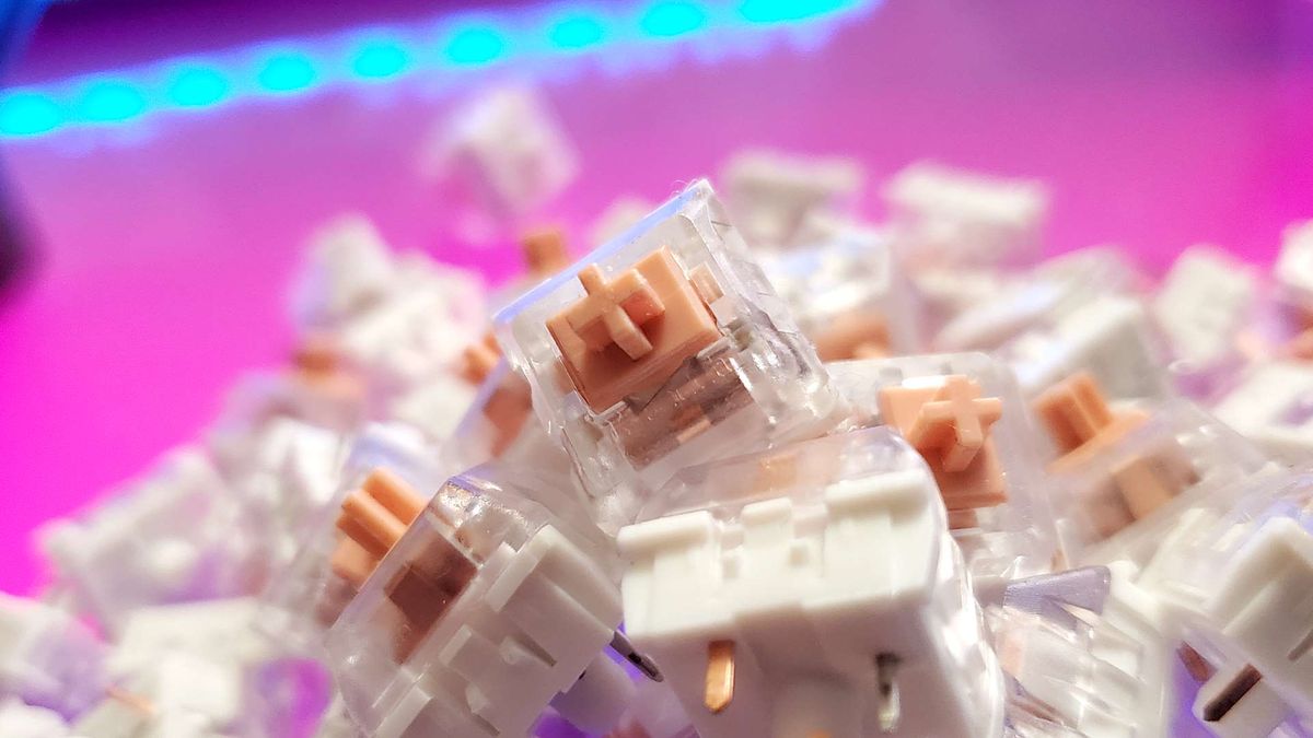 Lubing mechanical key switches