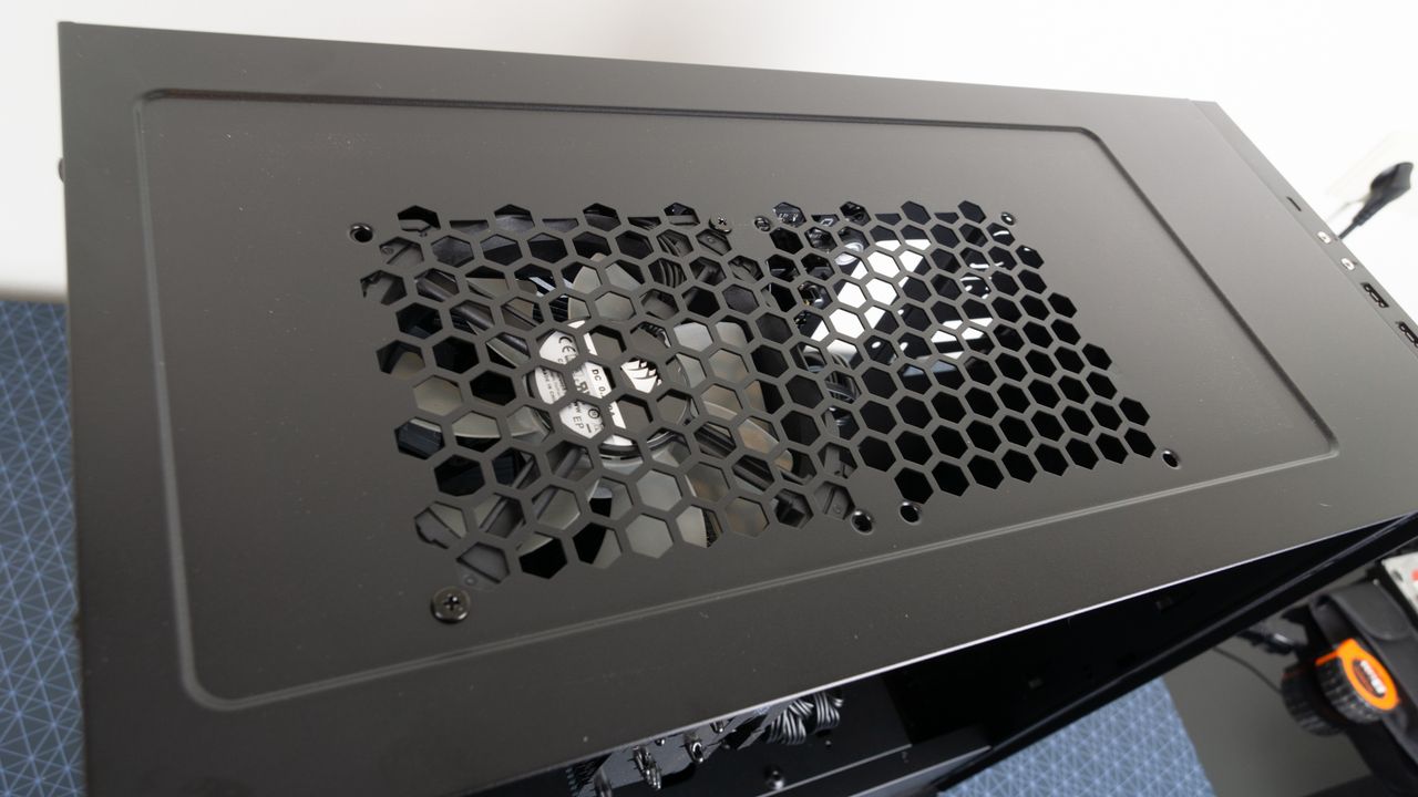 InWin 216