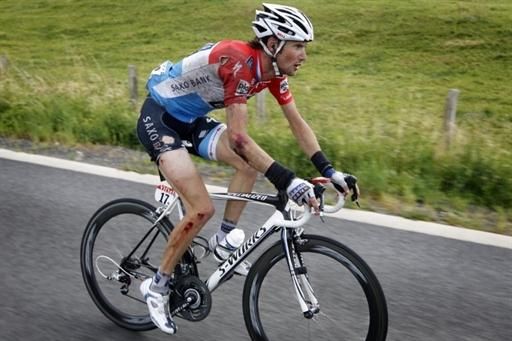 Frank Schleck (Saxo Bank) was left bleeding after the crash of the Stockeu