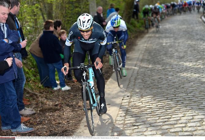 Tom Boonen attacks on the Taaienberg