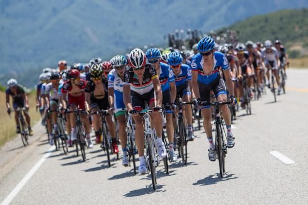 The pace starts to come up as the race nears the last KOM.
