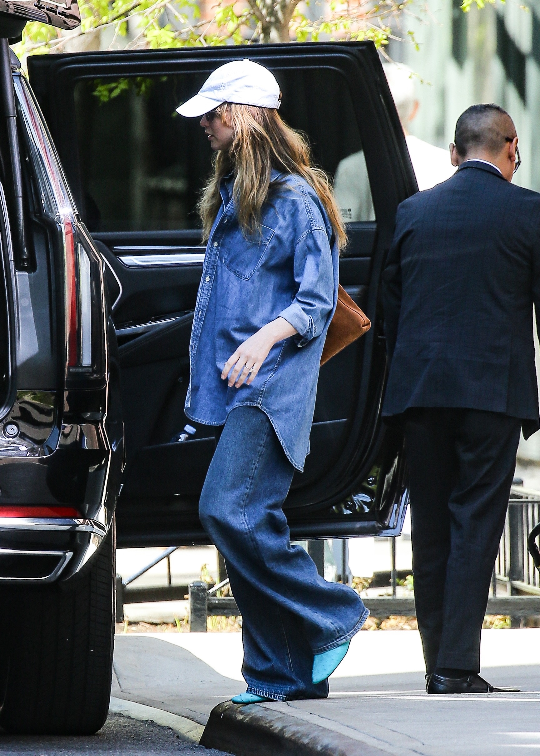 Jennifer Lawrence wore the blue ballet flats trend in early 2026