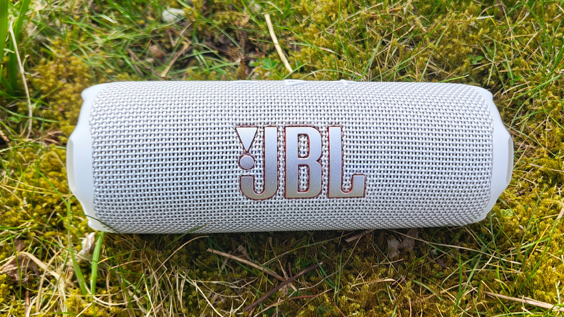 JBL Flip 7 wireless speaker
