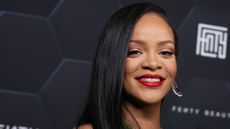 Rihanna - best hairstyles for oval faces