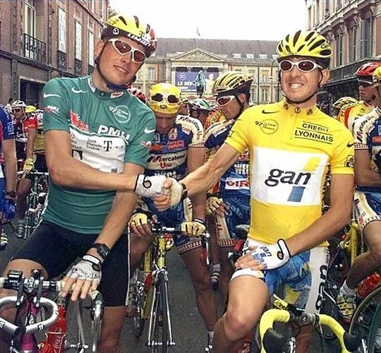Jan Ullrich (T-Mobile) and Chris Boardman (Gan) at the start of stage 1 of the 1997 Tour de France.