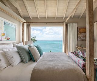 Wooden four poster bed, sea view