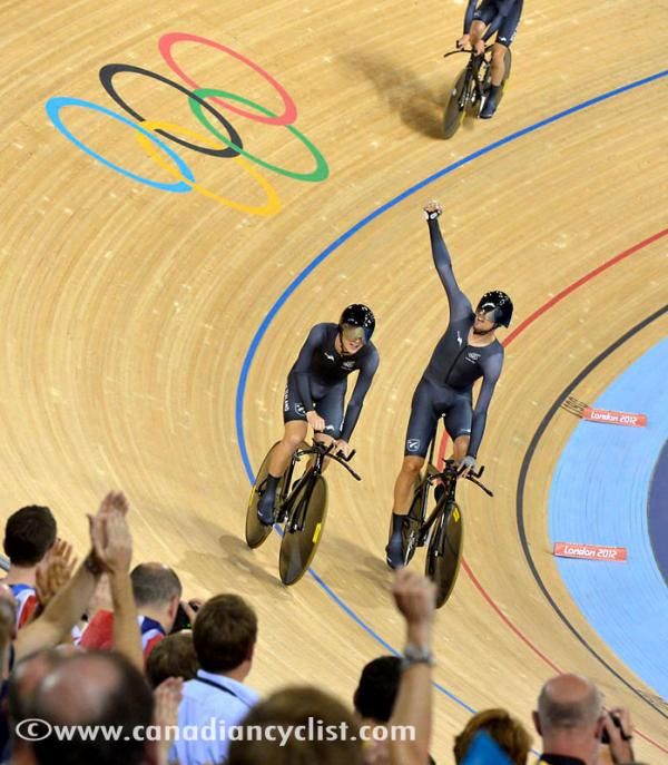 New Zealand celebrate winning the team pursuit bronze