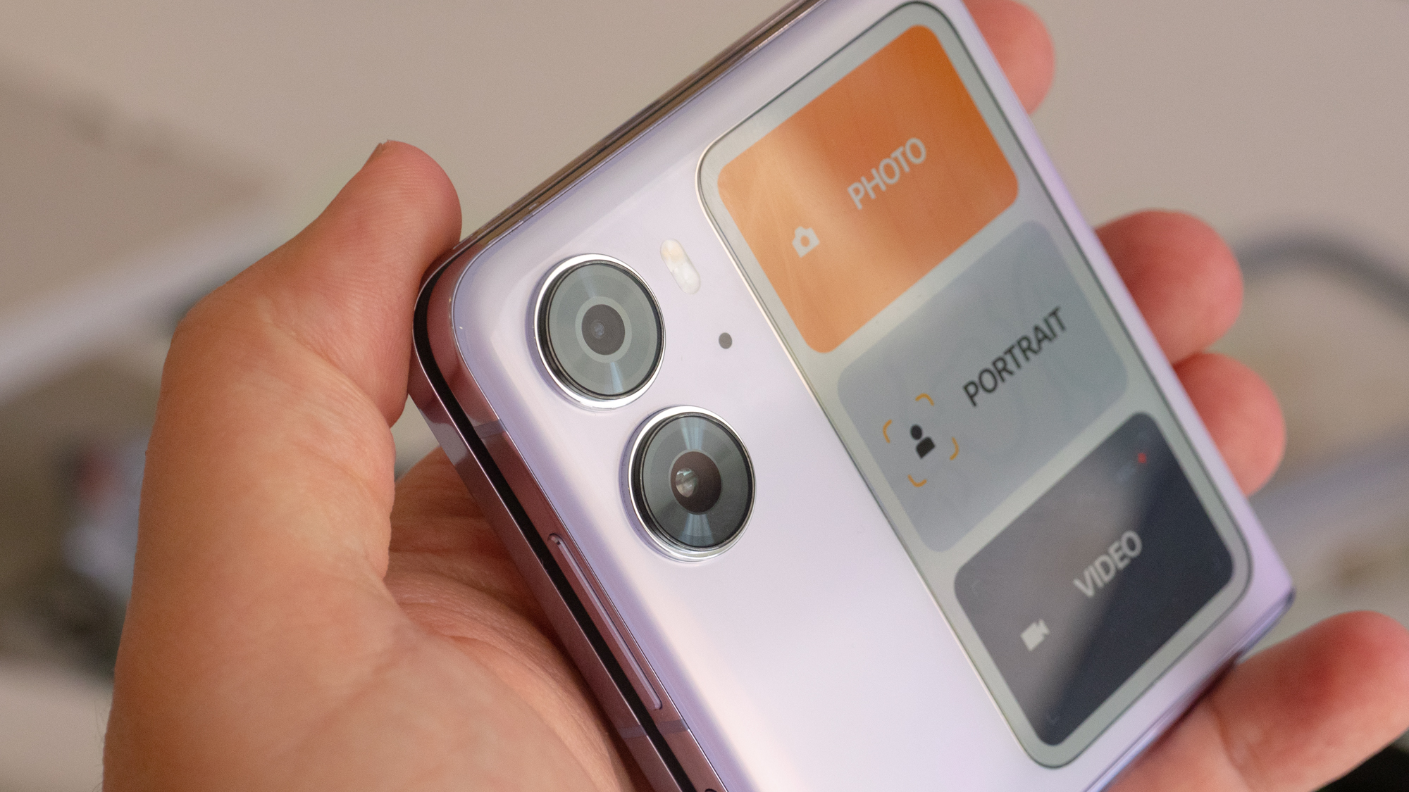 Oppo Find N2 Flip review camera in hand