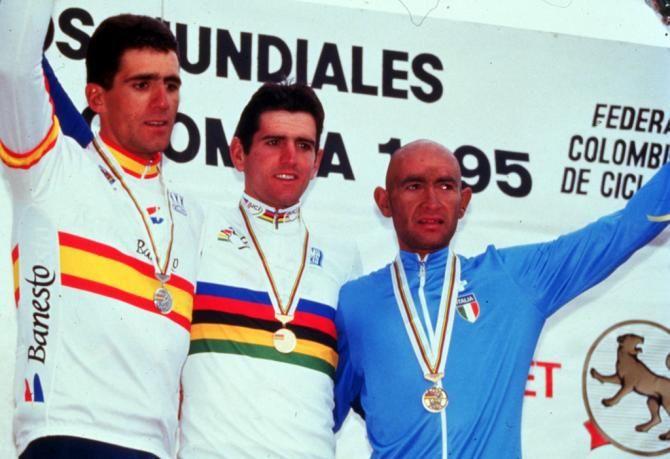 The 1995 World Championships podium (l-to-r): Miguel Indur&aacute;in (Spain), Abraham Olano (Spain), and Marco Pantani (Italy)