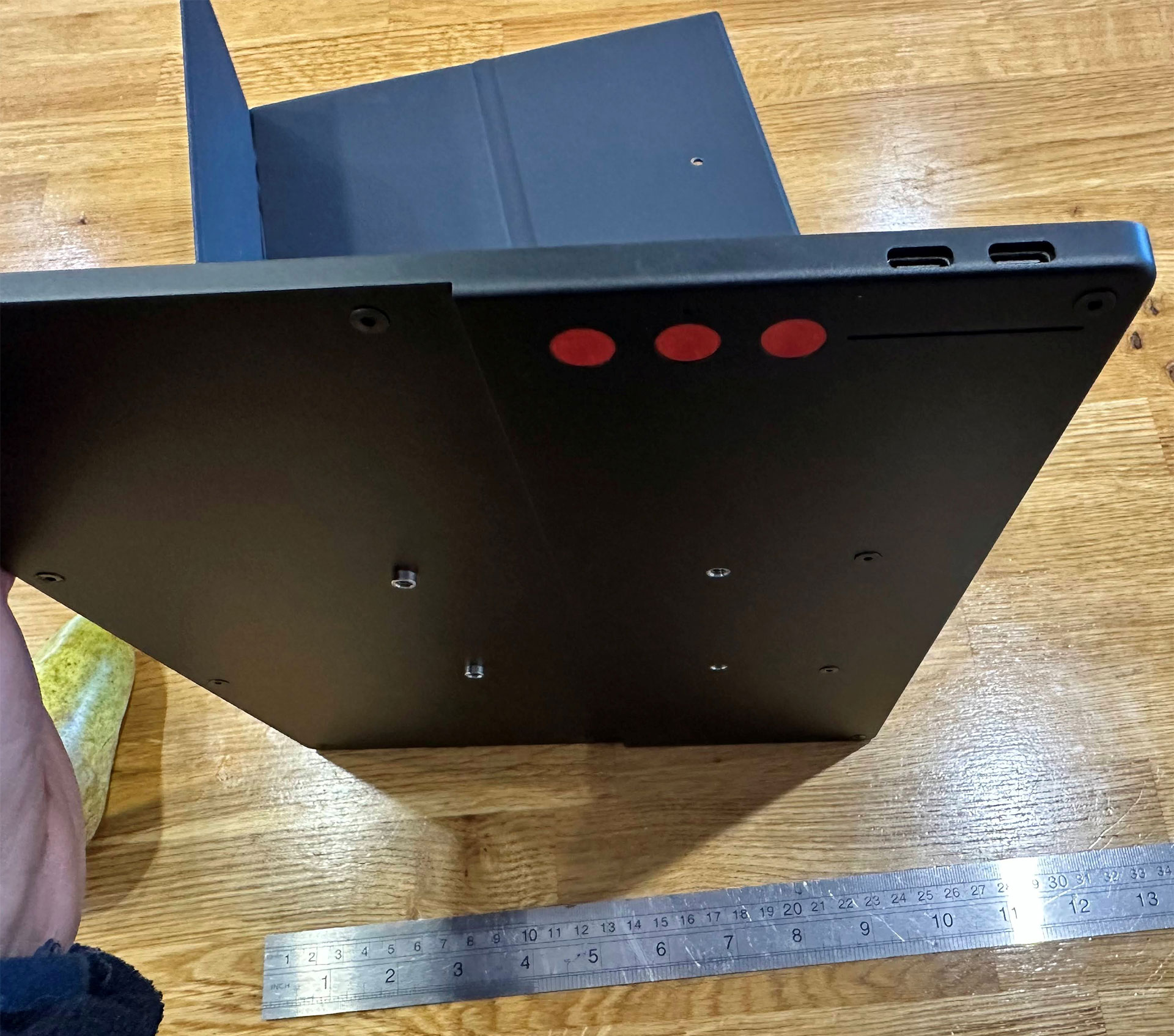 Modos Tech 13.3-inch e-paper monitors