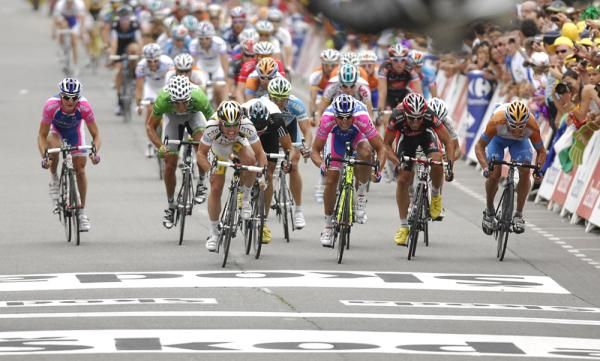 Petacchi put in a great sprint to take third and the green jersey.