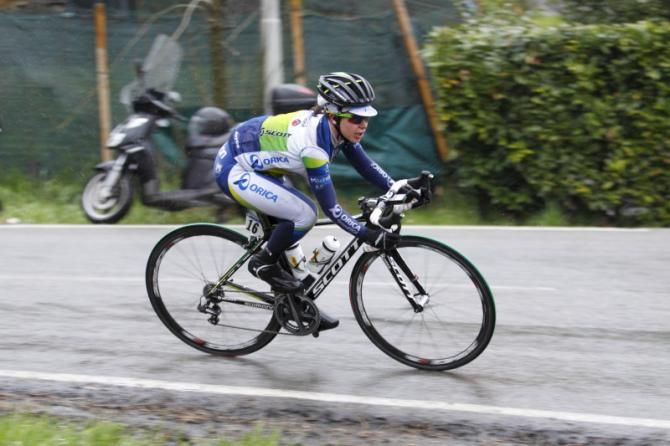 Amanda Spratt (Orica - AIS) chases Longo Borghini