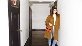Fashion, Shoulder, Outerwear, Knee, Room, Door, Photography, Riding boot,