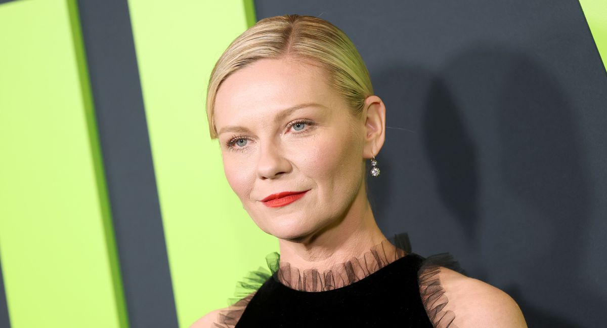 Kirsten Dunst Is a Gothic Ballerina for the 'Civil War' Premiere ...