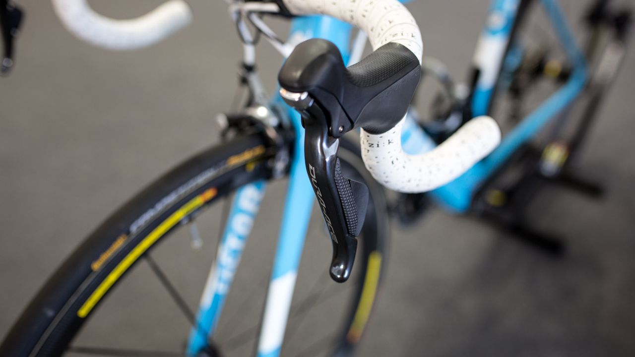 Dura-Ace Di2 9000 series shifters